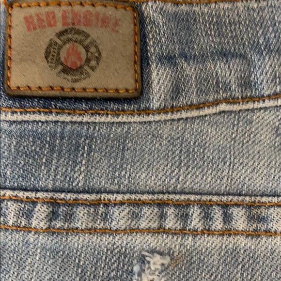 Red Engine Capris Jeans - Picture 5 of 8